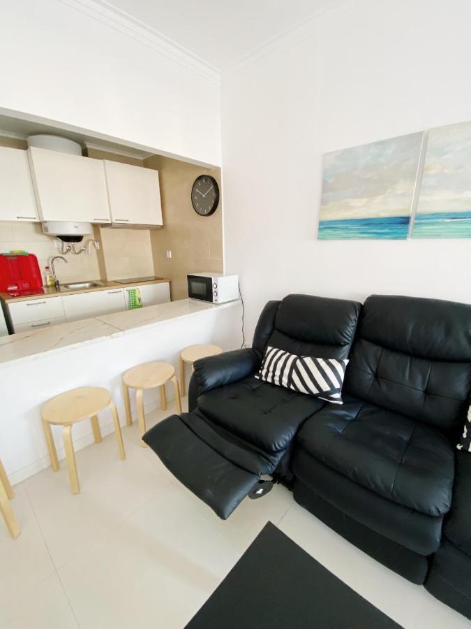 Apartamento Na Praia กอสตา ดา กาปาริกา ภายนอก รูปภาพ