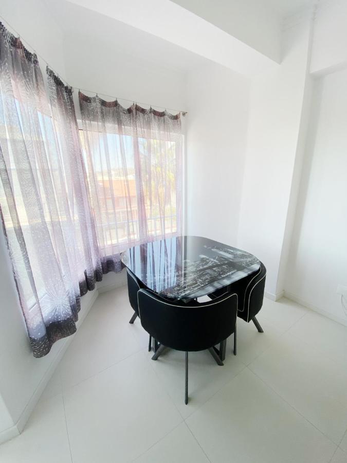 Apartamento Na Praia กอสตา ดา กาปาริกา ภายนอก รูปภาพ