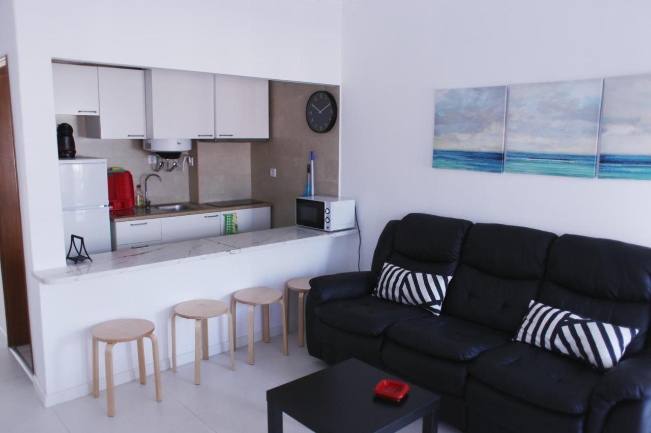 Apartamento Na Praia กอสตา ดา กาปาริกา ภายนอก รูปภาพ